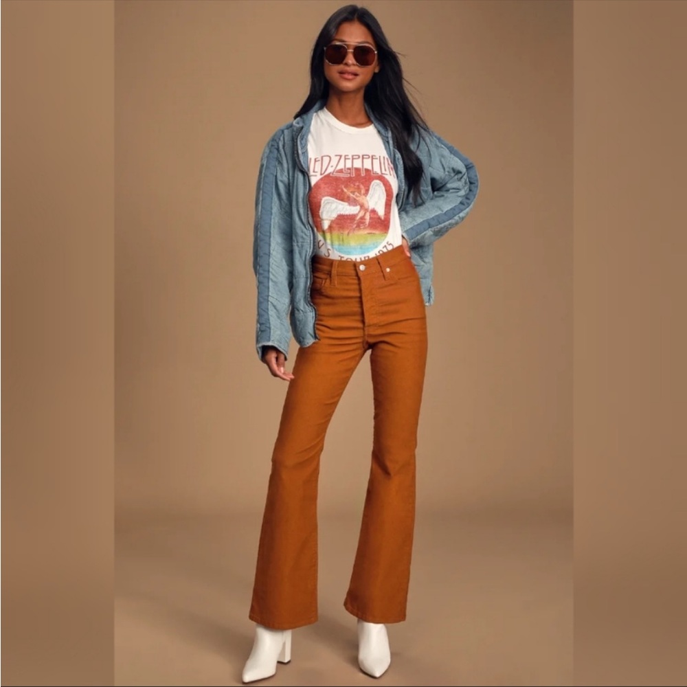 Levi’s Ribcage Flare Corduroy Pants